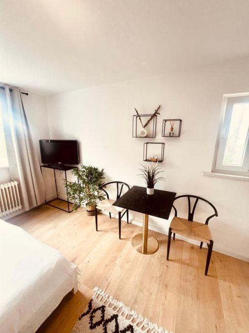 Ferienwohnung An Der Uniklinik Mit Eigener Kueche Und Renoviertem Badezimmer Homburg  Exteriér fotografie